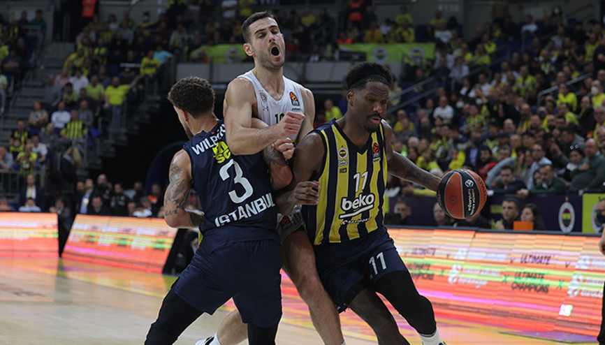 Obra usta bir kez daha çırağı Itoudisin kulağını çekti