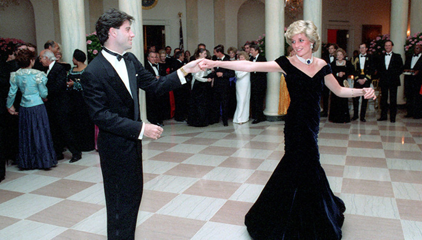 Önce oğlunu sonra eşini kaybetti… Hayatta en büyük acıları tatmıştı: John Travolta kendini sadece çocuklarına adadı Önce oğlunu sonra eşini kaybetti… Hayatta en büyük acıları tatmıştı: John Travolta kendini sadece çocuklarına adadı