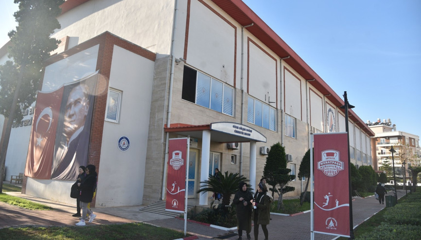 Babamın vasiyeti, ücretsiz bakım yapacağım diyerek, 30 klimayı söküp belediyeyi dolandırdı