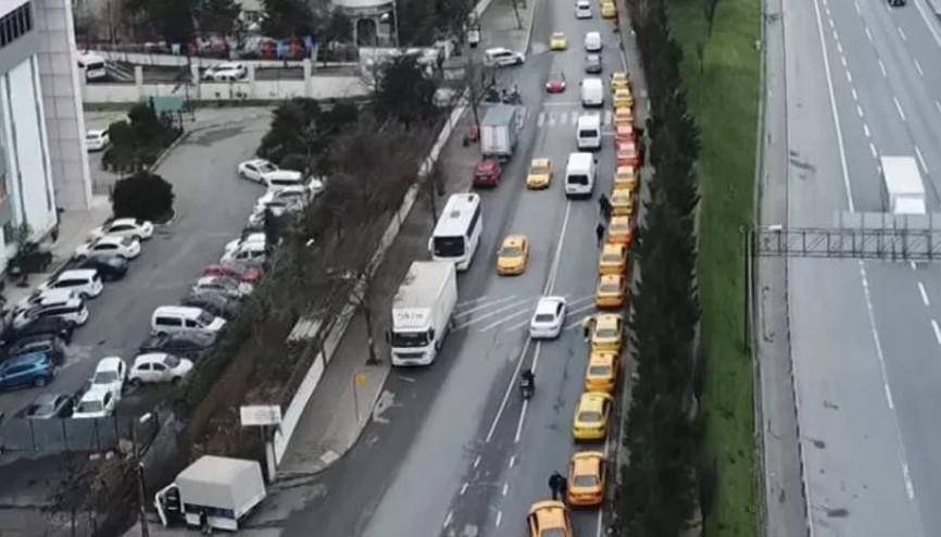 İstanbulda taksiciler güncelleme kuyruğunda