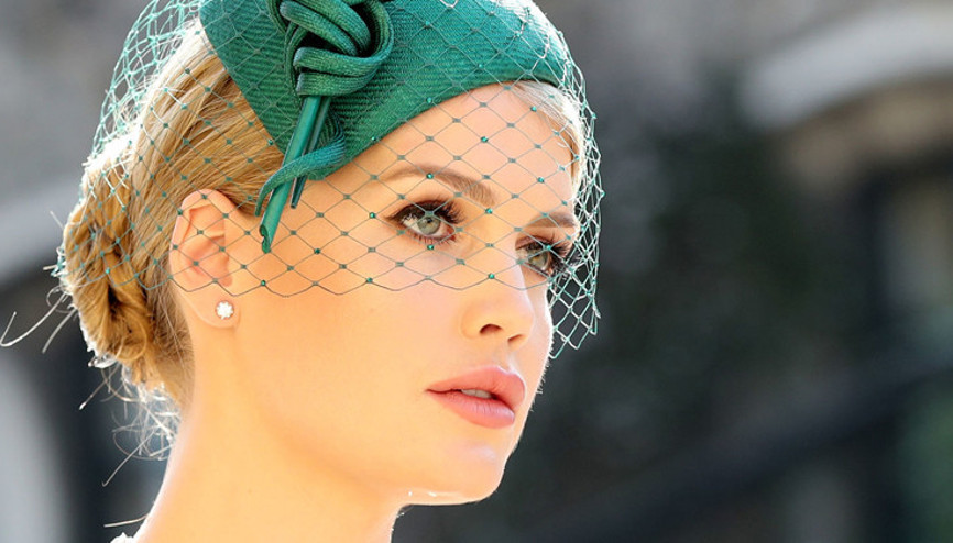 Babasından daha yaşlı bir adamla evlenmişti: O uğursuz mücevhere elini bile sürmedi Babasından daha yaşlı bir adamla evlenmişti: O uğursuz mücevhere elini bile sürmedi