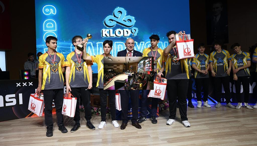 Kupa ve büyük ödül ‘KLOD9’ takımının