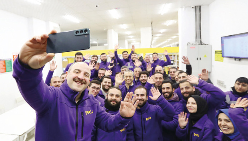 Bakan Varank siparişi zamanında teslim etti