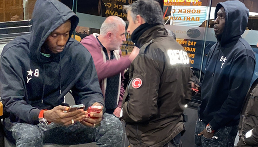 Özel şoförü Mbaye Diagnenin aracını kaçırdı