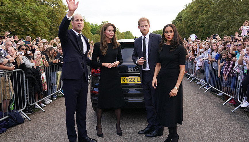 Haber duyuldu, yer yerinden oynadı Prens Harry’nin kitabının ilk bombası patladı: Ağabeyim William beni dövdü Haber duyuldu, yer yerinden oynadı Prens Harry’nin kitabının ilk bombası patladı: Ağabeyim William beni dövdü