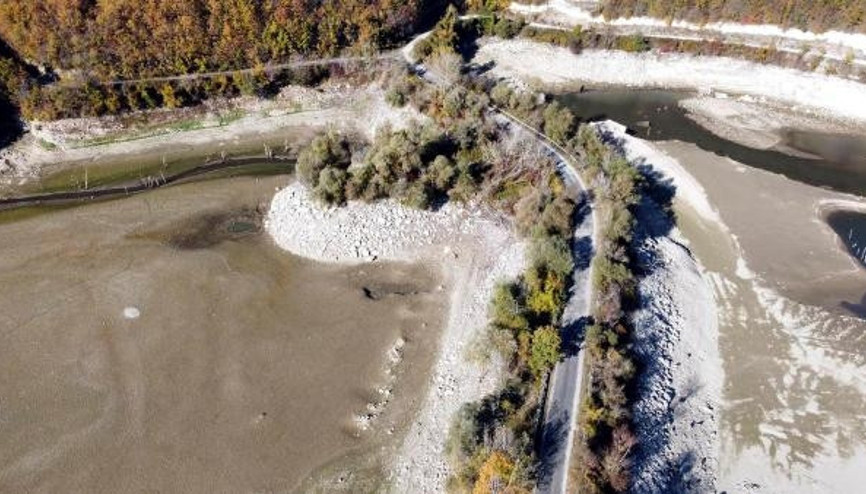 İstanbul barajlarında son durum: Kritik seviyeye kadar geriledi... Son 10 yılın en düşüğü İşte Alibeyköy, Büyükçekmece ve tüm barajlarda su seviyesi