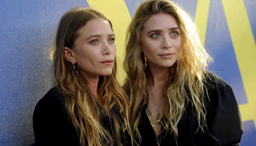 O da ikiz kardeşinin yolundan gitti: Yıllardır birlikte olduğu sevgilisiyle gizli nikahla evlendi