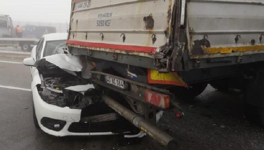 Kırşehirde 10 araçlı zincirleme kaza: Ölü ve yaralılar var