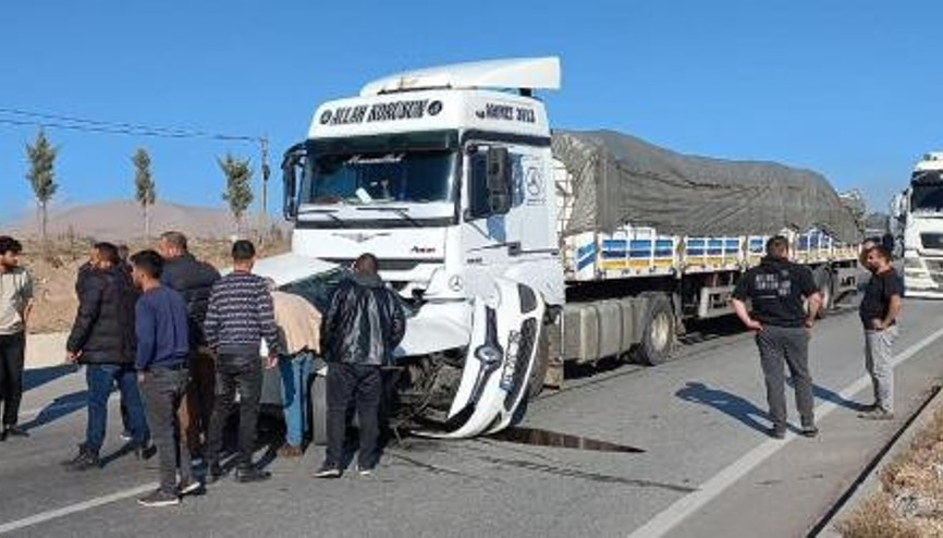 TIRla otomobil çarpıştı: 1 ölü