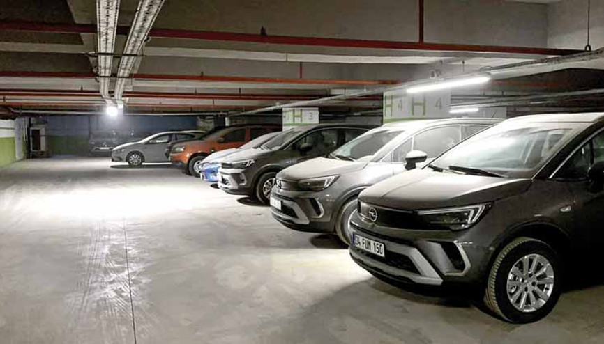 Çamlıca Camisi otoparkında onlarca sıfır araç