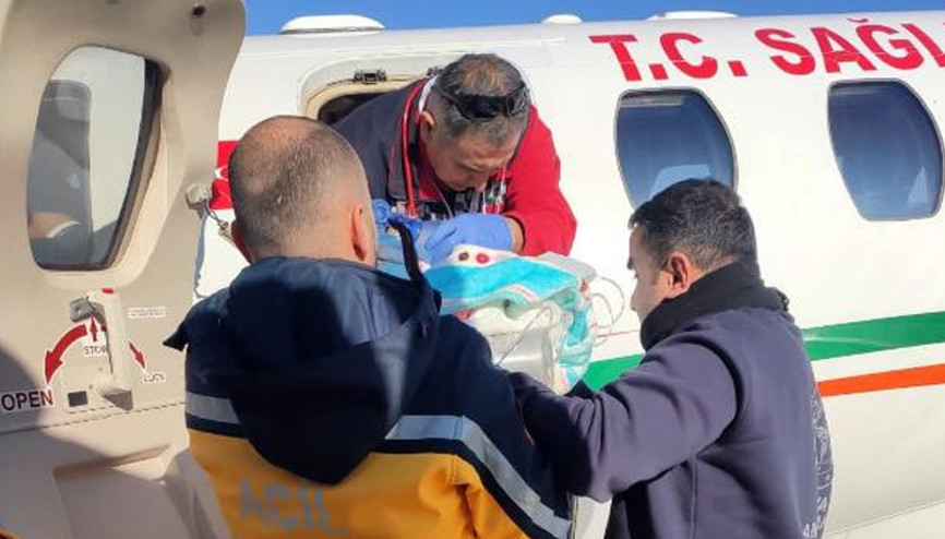 Mardin’de ambulans uçak, Zehra Beren bebek için havalandı