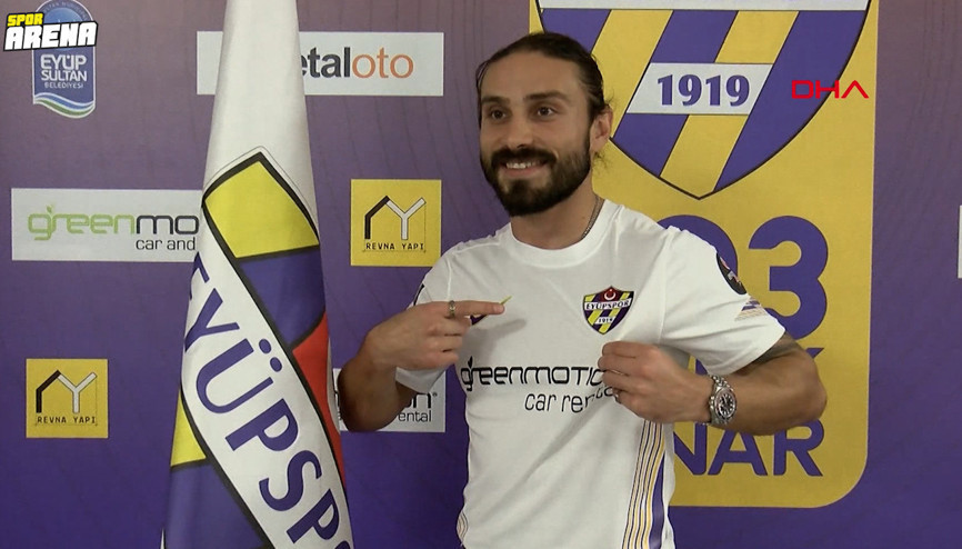 Halil Akbunar Eyüpspor ile imzaladı, yeni hedefini açıkladı