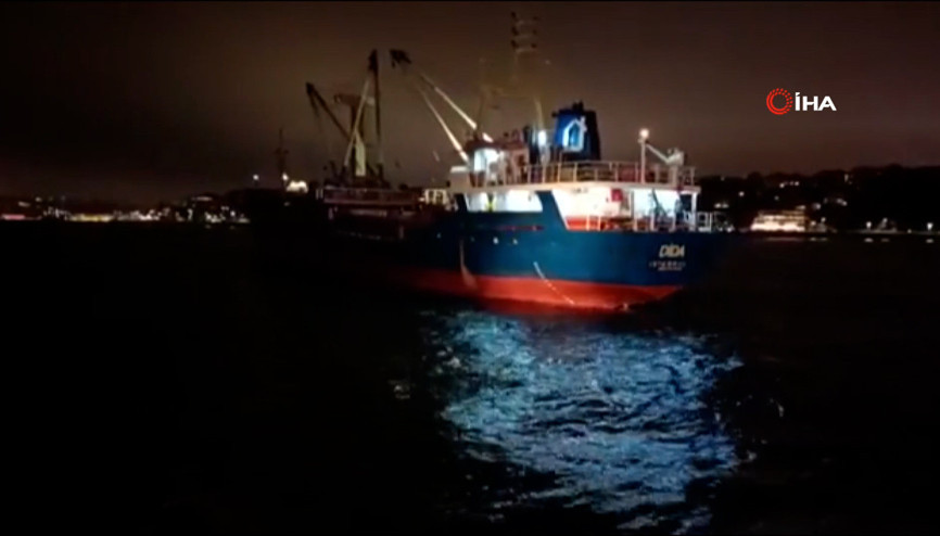 İstanbul Boğazı’nda kuru yük gemisi makine arızası yaptı