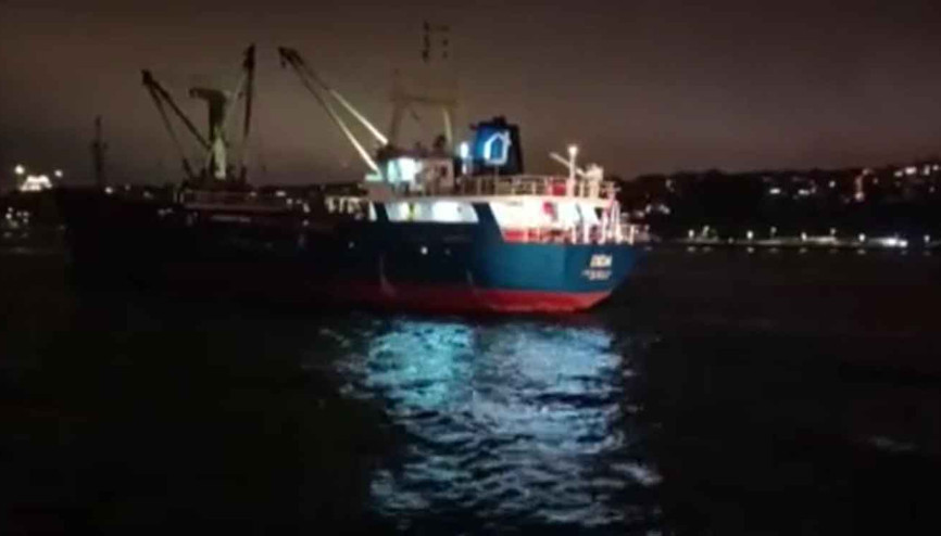 İstanbul Boğazı’nda kuru yük gemisi arıza yaptı