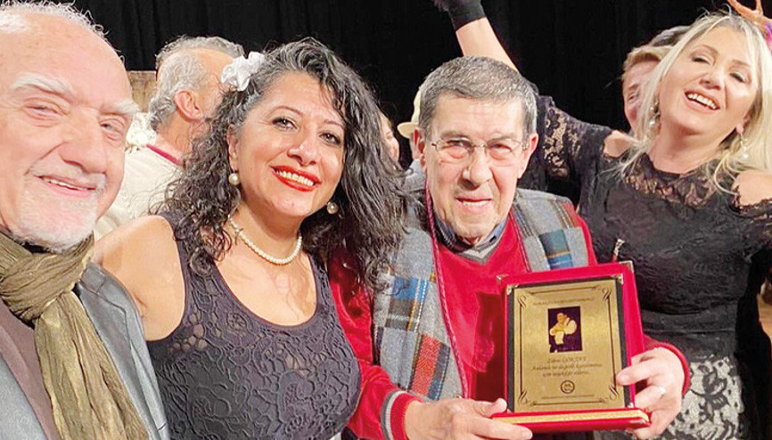 Lüküs Hayat Müzikalinde 30 yıl oynadı, şimdi seyirci oldu