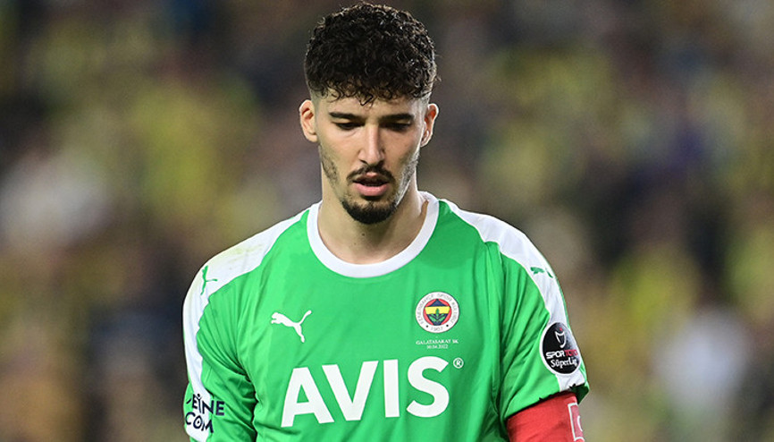 Son Dakika: Fenerbahçede gündem Altay Bayındır Romanın teklifine sıcak bakıyor iddiası... Zajc, Rossi ve Valenciada son durum...