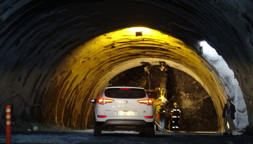 Avrupanın en uzunu olacak Zigana Tünelinde son 3 ay Avrupanın en uzunu olacak Zigana Tünelinde son 3 ay