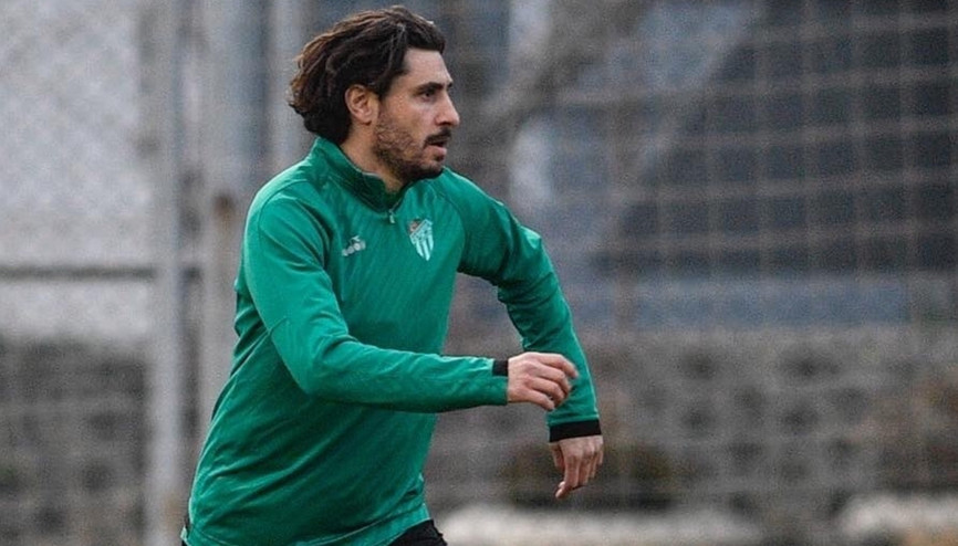 Bursaspor’da Özer Hurmacı’nın lisansı çıktı Afyonspor maçında forma giyebilecek...