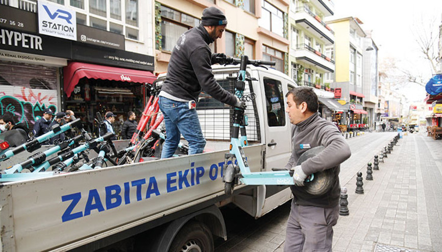 ‘İşgalci scooter’lara belediye acımadı