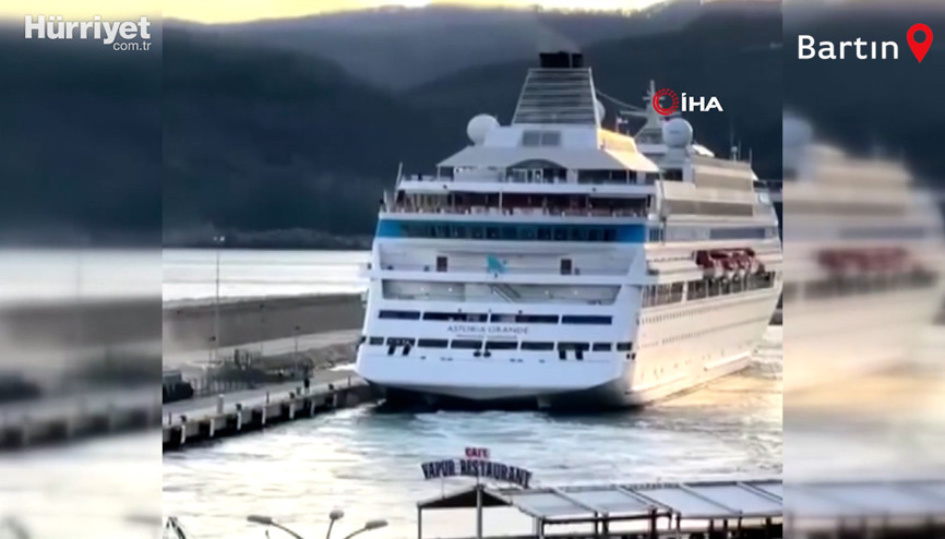 Bartında kruvaziyer, limandaki usturmaçalara çarptı