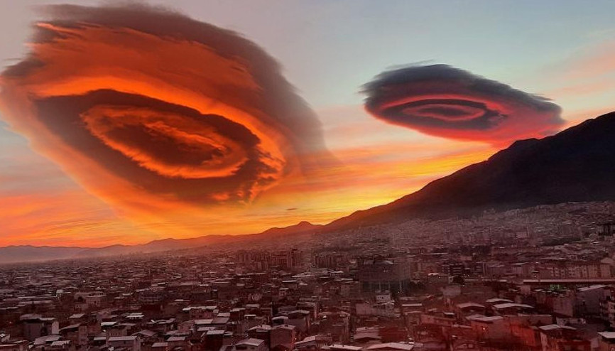 Bursadaki gizemli bulutu gören telefona sarıldı