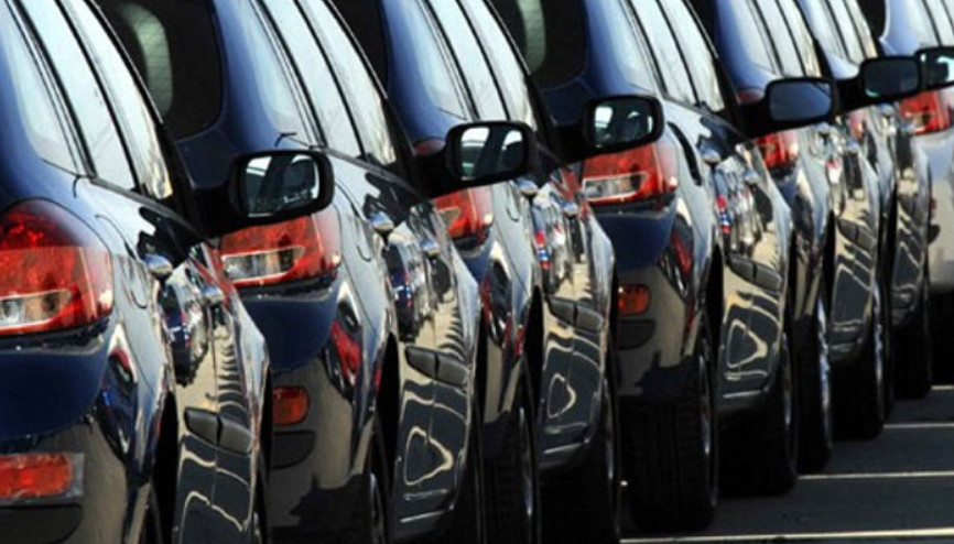 Bayide yok galeride pahalı... Sıfır araç alımına galeri etkisi