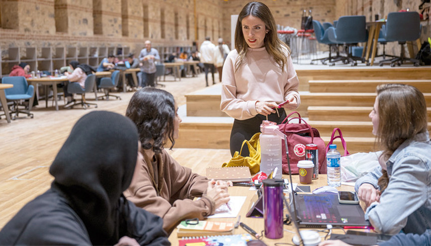 Rami Kütüphanesi’nde bir gece yarısı