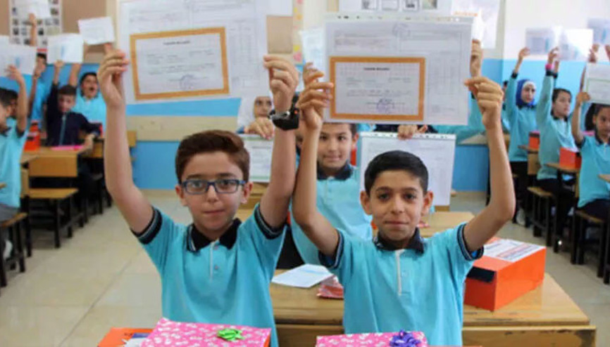 Okullarda karne heyecanı