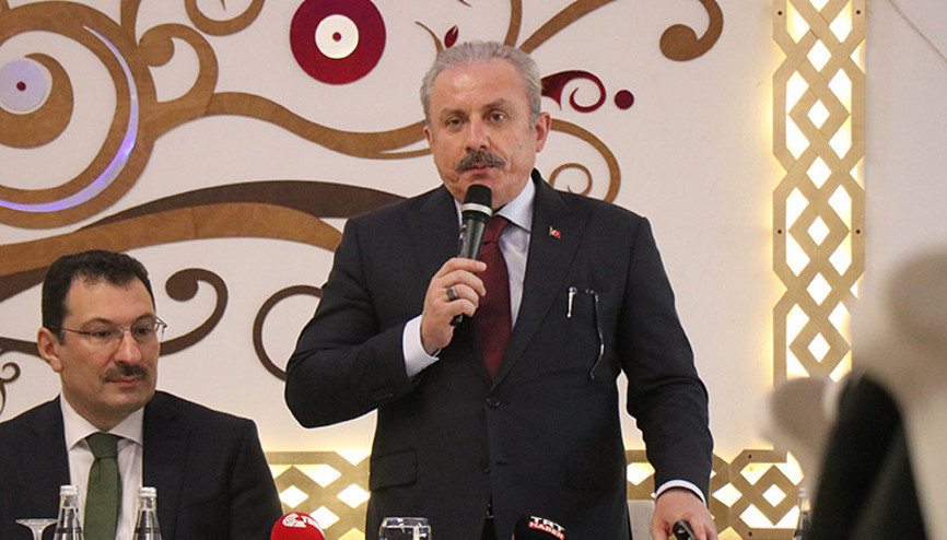 TBMM Başkanı Şentoptan The Economistin kapağına tepki... Herkes kendi işine baksın, başlarındaki belalarla uğraşsınlar TBMM Başkanı Şentoptan The Economistin kapağına tepki... Herkes kendi işine baksın, başlarındaki belalarla uğraşsınlar