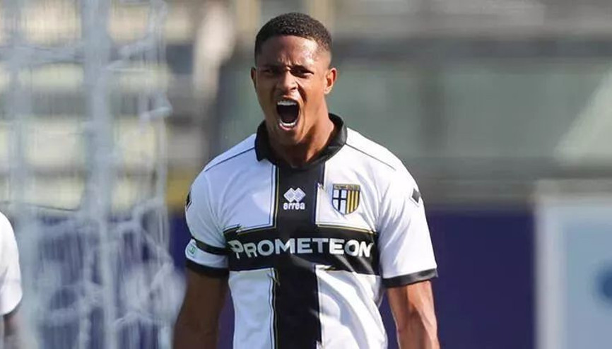 Fenerbahçeden Jayden Oosterwolde için Parmaya yeni teklif