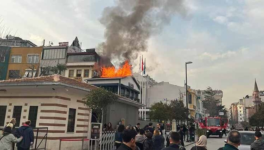 Korkutan restoran yangını