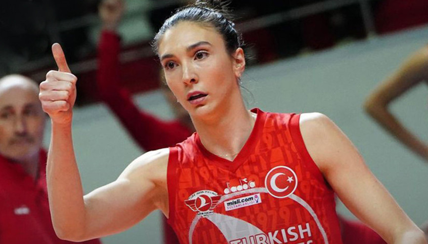 Son Dakika: Voleybolda flaş transfer... Naz Aydemir Akyol yuvaya dönüyor...