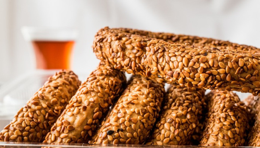 Rüzgar Sünbül özel tarifi ile Susamlı Kandil Simidi