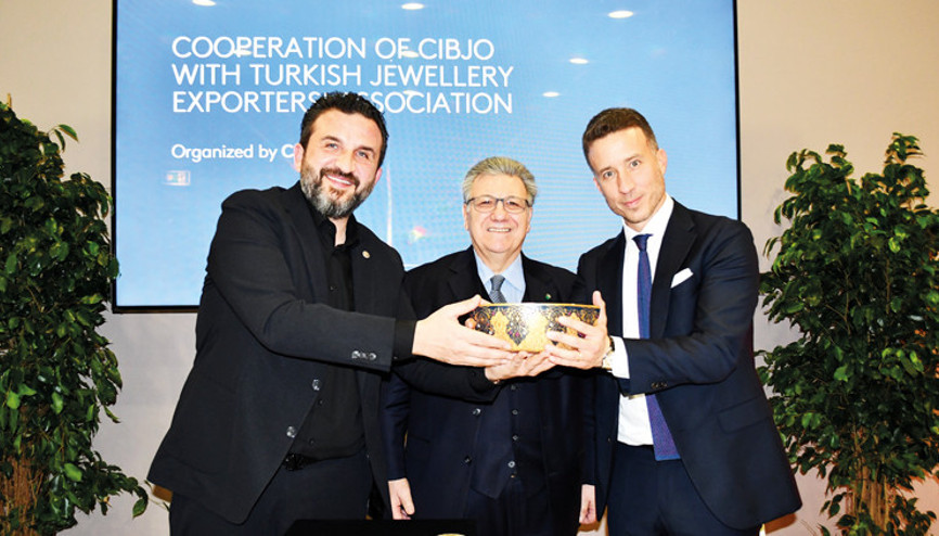 Türk şirketler mücevherin patronlar kulübüne girdi