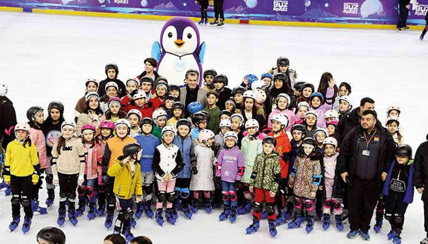 Karne heyecanını buz pistinde yaşadılar