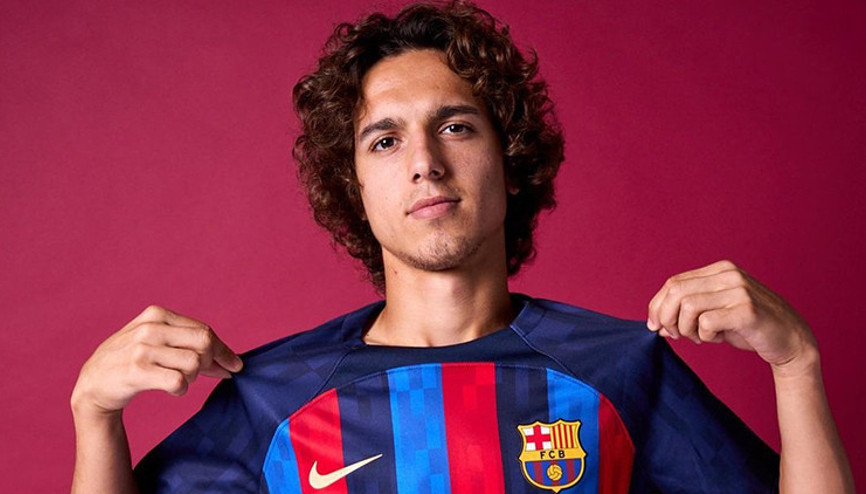 Son Dakika: Barcelonada Emre Demirin sözleşmesi feshedildi Fenerbahçe için İstanbula geldi... Küçükken ona Alex de Souza diyorlardı