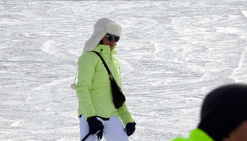 Turizmcinin beklediği kar geldi: Kartalkayaya ziyaretçi akını
