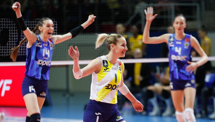 Fenerbahçe Opet, VakıfBanka set vermedi Fenerbahçe Opet, VakıfBanka set vermedi