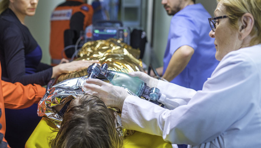 Deprem bölgesinde zamanla yarışta en büyük risk: Hipotermi | Kafa ve el, ayak kısımları korunmalı Deprem bölgesinde zamanla yarışta en büyük risk: Hipotermi | Kafa ve el, ayak kısımları korunmalı