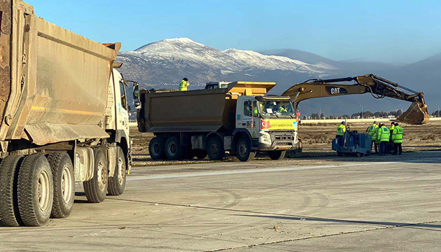Hatay Havalimanı pistini onarım çalışmalarına başlandı