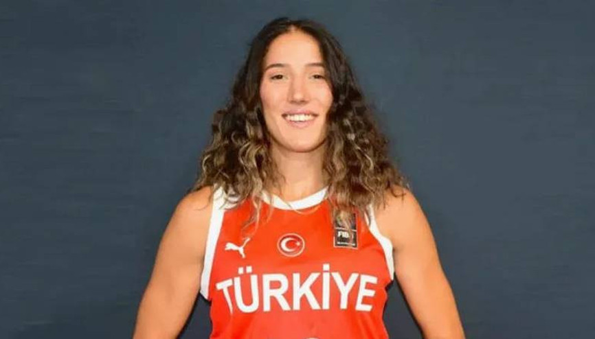 Basketbolcu Nilay Aydoğan Malatyada enkaz altında