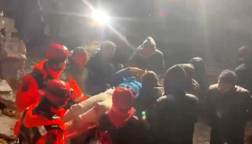 Kurtarılma videosunda selam vermişti, acı haber geldi Otel enkazında hayatını kaybeden rehber sayısı 18e yükseldi