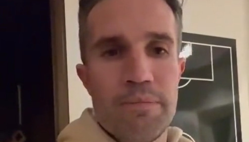 Robin van Persieden depremzedeler için destek mesajı