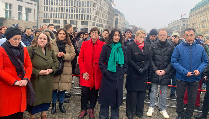 Berlin’de deprem kurbanları anıldı