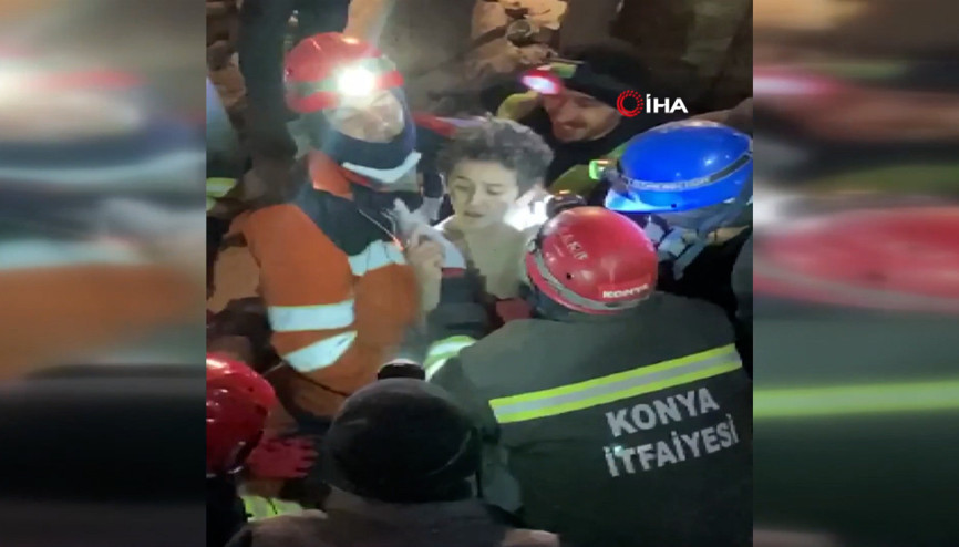Enkaz altındaki 7 yaşındaki Mustafa 163 saat sonra kurtarıldı
