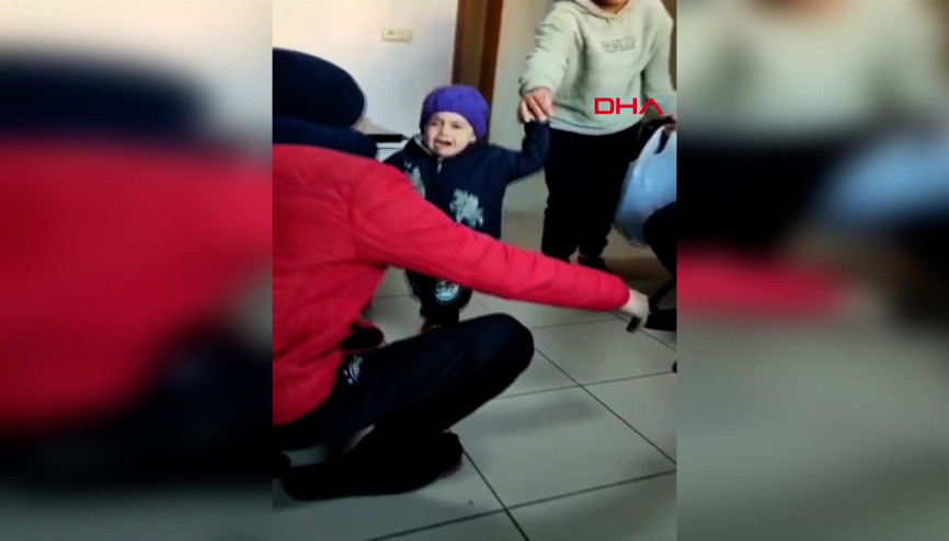 Enkazdan çıkan baba ile kızı, 8 gün sonra Adanada birbirine kavuştu