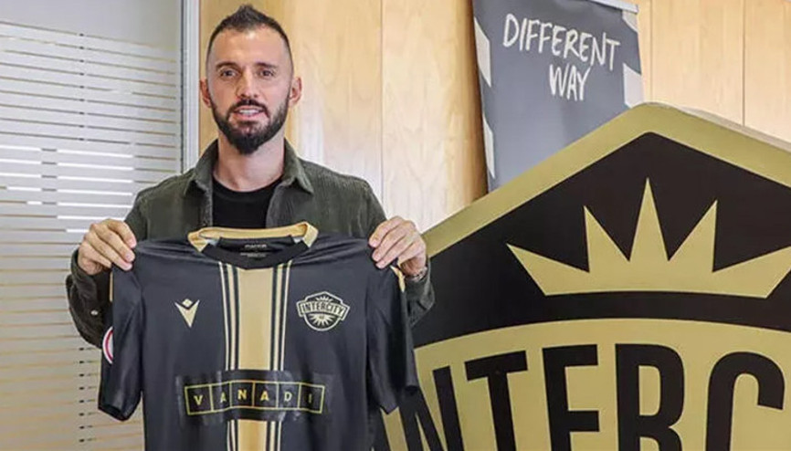 Emre Çolak 24 saat sonra futbola geri döndü Ölüm var, sevdiklerinizle zaman geçirin diyerek futbolu bırakmıştı...