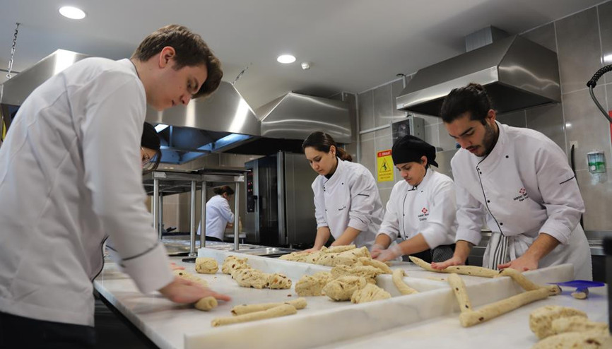 Beypazarı kurusu depremzedeler için üretiliyor