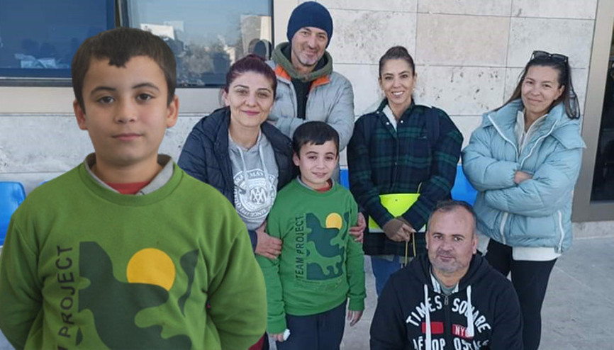 Depremzede küçük Alperen, Kerem Aktürkoğlu’ndan forma istedi Depremzede küçük Alperen, Kerem Aktürkoğlu’ndan forma istedi