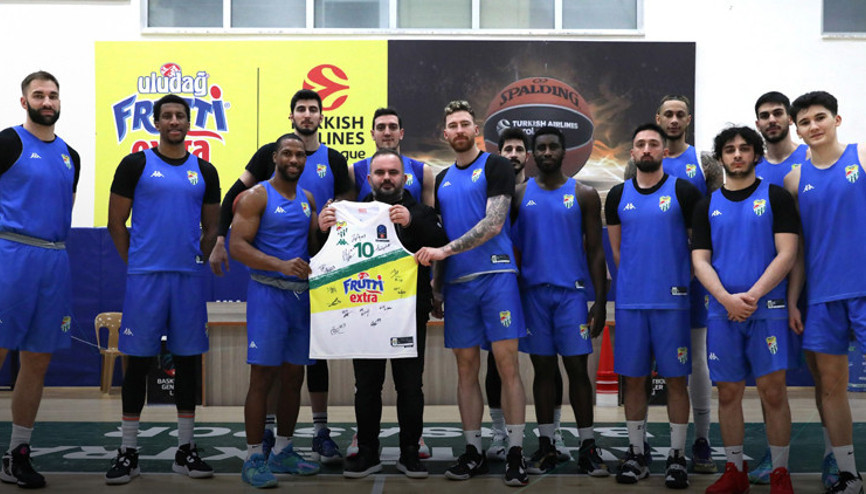 Onuralp Bitim’in forması 50 bin TL’ye satıldı
